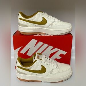 Nike Gamma Force Low Sail Bronzine W - DX9176-105 NEW WITH BOX SZ 10